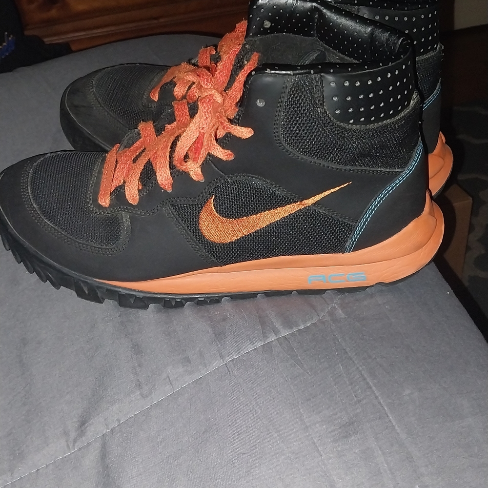 Mens Nike boots